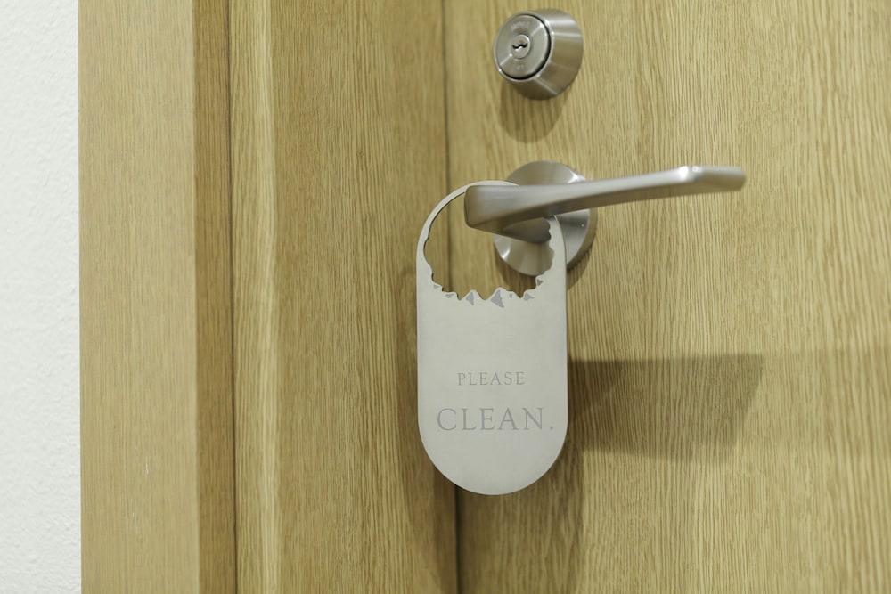 エコノミー ダブルルーム セミダブルベッド 1 台 禁煙 浴槽 内装1 | HOTEL NUPKA (ホテルヌプカ)