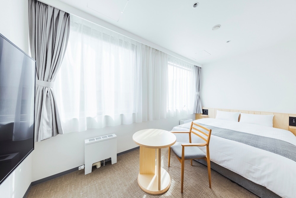 スーペリア ダブルルーム クイーンベッド 1 台 禁煙 専用バスルーム 客室5 | HOTEL NUPKA (ホテルヌプカ)