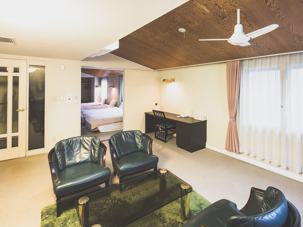 スーペリアファミリーグループルーム | ホテル軽井沢エレガンス