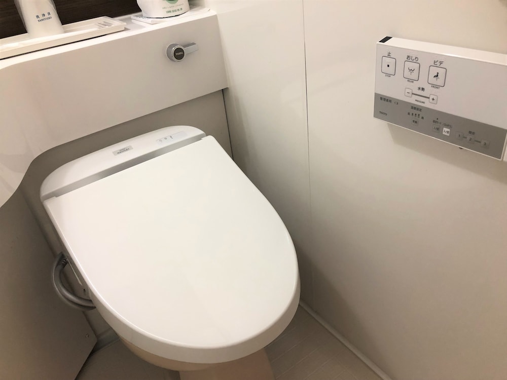 エコノミー ダブルルーム 禁煙 (13 ㎡) バスルームの設備1 | セントラルホテル岡山
