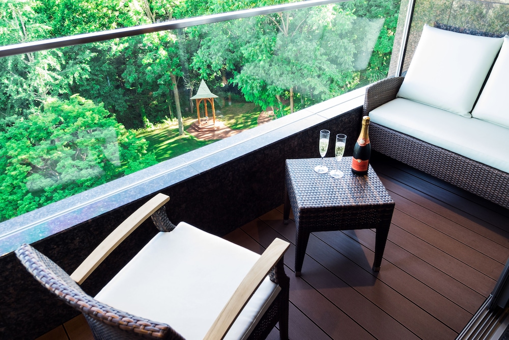 フォレストスパツインルーム 禁煙（3名の場合はソファベッド） 客室2 | 森のスパリゾート 北海道ホテル