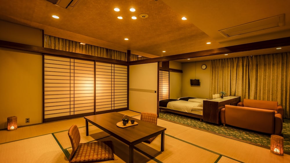 [禁煙] ジュニアスイート和洋室ツイン 内風呂あり | 大江戸温泉物語 かいけ