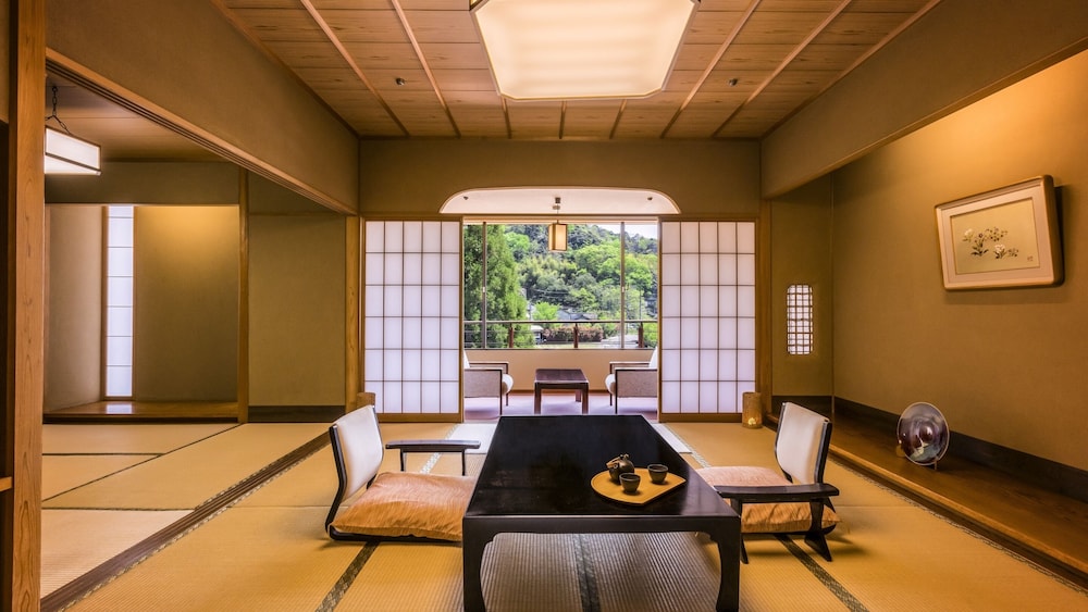 [禁煙] スーペリア和室2間 内風呂あり(緑水苑・シティビュー) | 大江戸温泉物語Premium 斉木別館