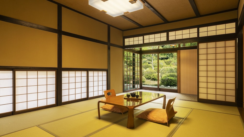 [禁煙] スタンダード露天風呂付和室(木造棟・ガーデンビュー) | 大江戸温泉物語Premium 斉木別館