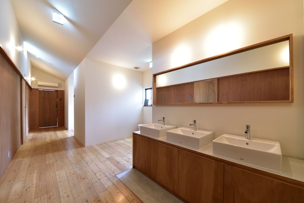 6ベッド 男女混合ドミトリー ２名予約 バスルーム0 | ホステルみつわ屋大阪