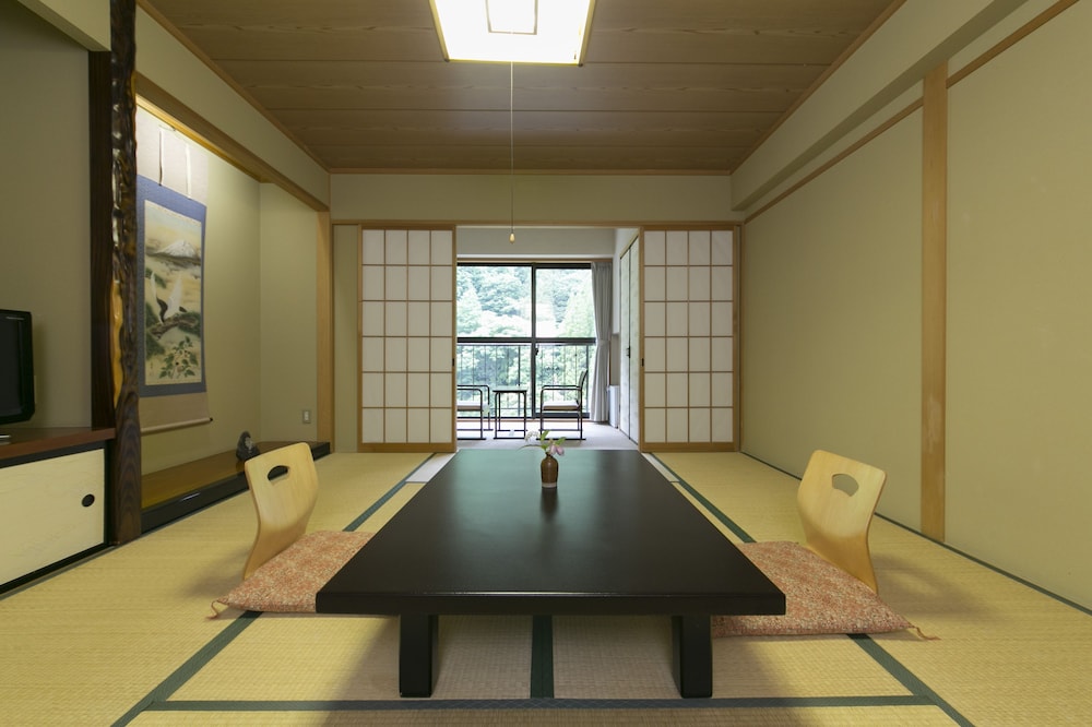 和室 10畳 山の景色 素泊まり 禁煙 客室1 | 奥飛騨ガーデンホテル焼岳