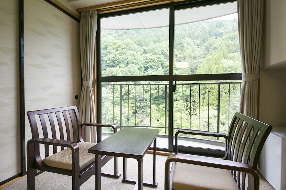 和室 10畳 山の景色 素泊まり 禁煙 部屋からの景観0 | 奥飛騨ガーデンホテル焼岳