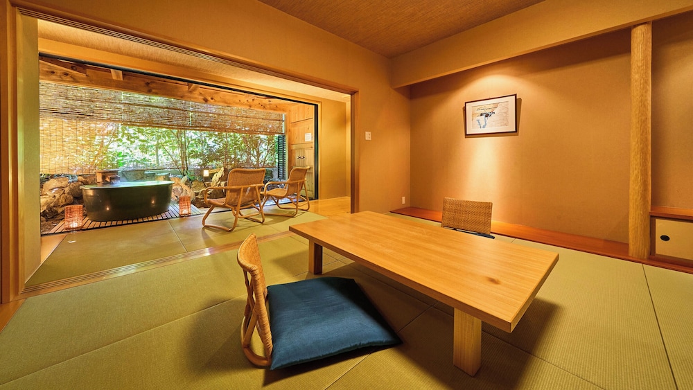 [禁煙] スーペリア露天風呂付和室 内風呂なし(眺望なし) | 大江戸温泉物語 輝乃湯