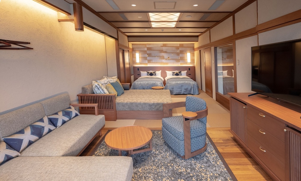 プレミアム トリプルルーム 露天風呂付 禁煙 リバービュー | 人吉温泉 清流山水花 あゆの里