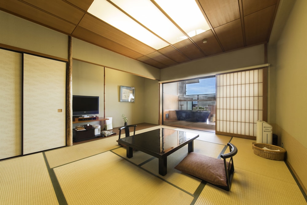 禁煙 露天風呂付川側和室10畳 | 十八楼