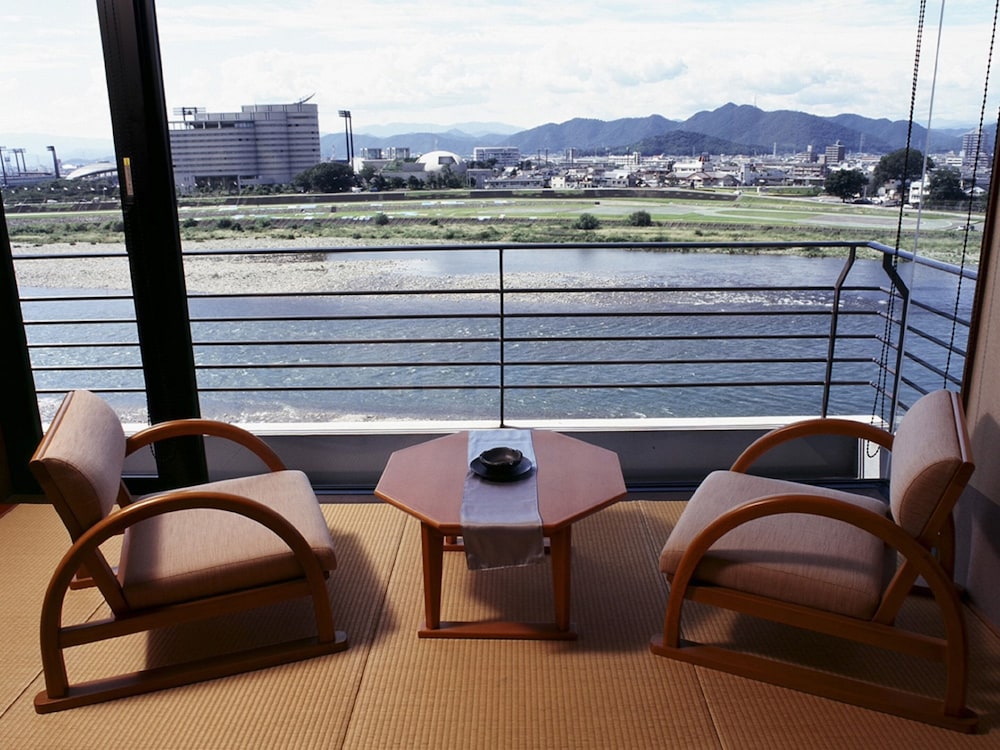 禁煙 露天風呂付川側特別室 部屋からの景観0 | 十八楼