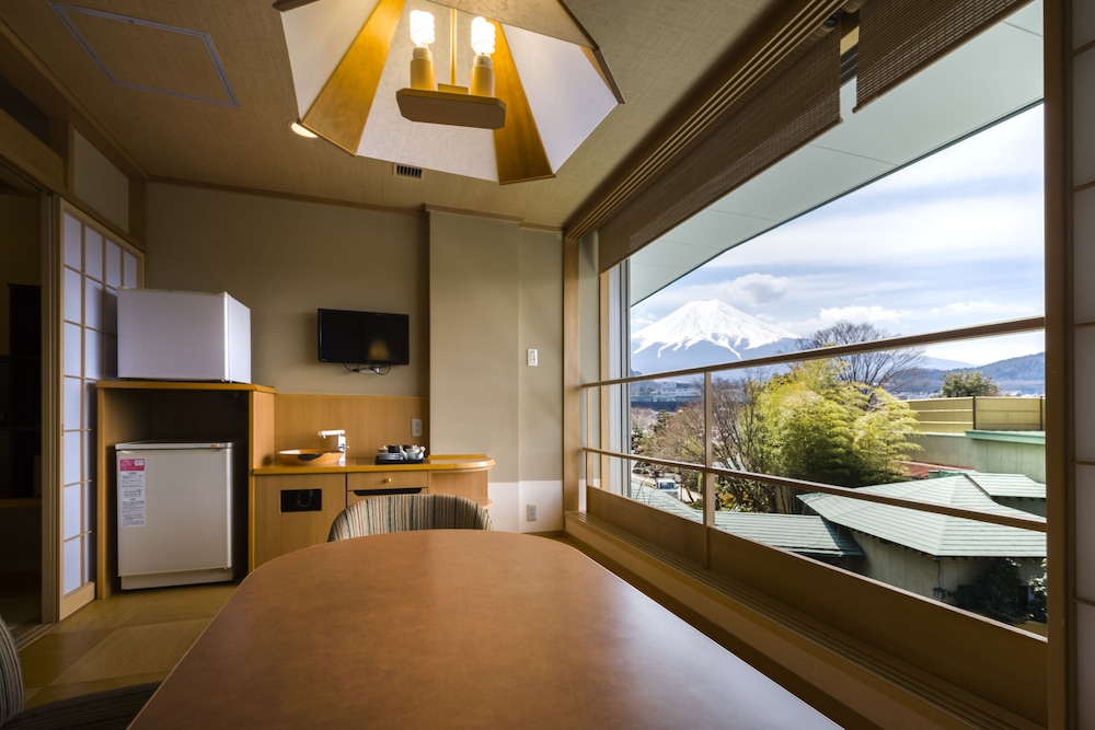 ゆらく山彦亭「話楽」 和室 露天風呂付 富士山側 部屋からの景観0 | 富士山温泉 ホテル鐘山苑