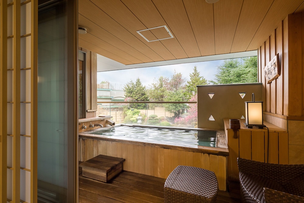 ゆらく山彦亭「話楽」 和室 露天風呂付 富士山側 部屋からの景観1 | 富士山温泉 ホテル鐘山苑
