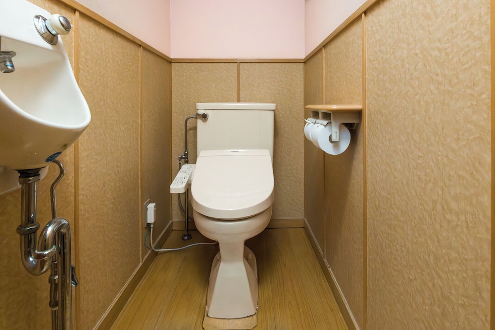 桂亭　和室[山梨ワインラウンジ利用可能] バスルーム1 | 富士山温泉 ホテル鐘山苑