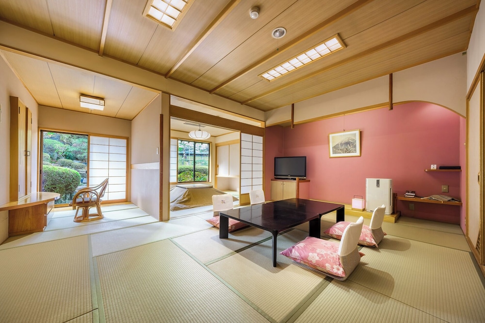 桂亭　和室[山梨ワインラウンジ利用可能] | 富士山温泉 ホテル鐘山苑