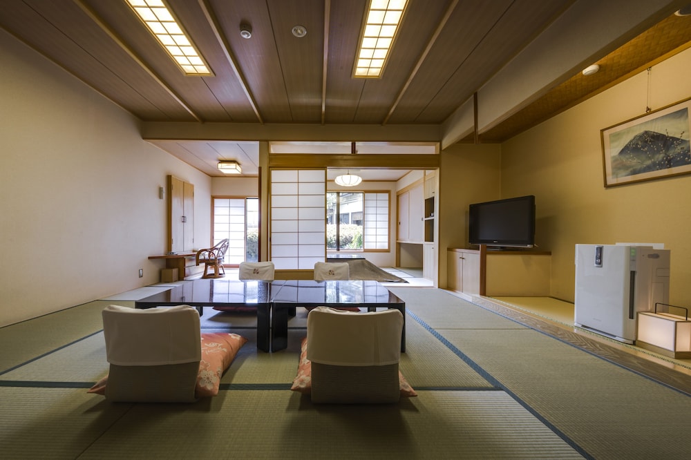 桂亭　和室[山梨ワインラウンジ利用可能] | 富士山温泉 ホテル鐘山苑