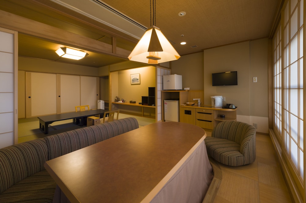 ゆらく山彦亭「話楽」 和室 露天風呂付 富士山側 リビング エリア0 | 富士山温泉 ホテル鐘山苑