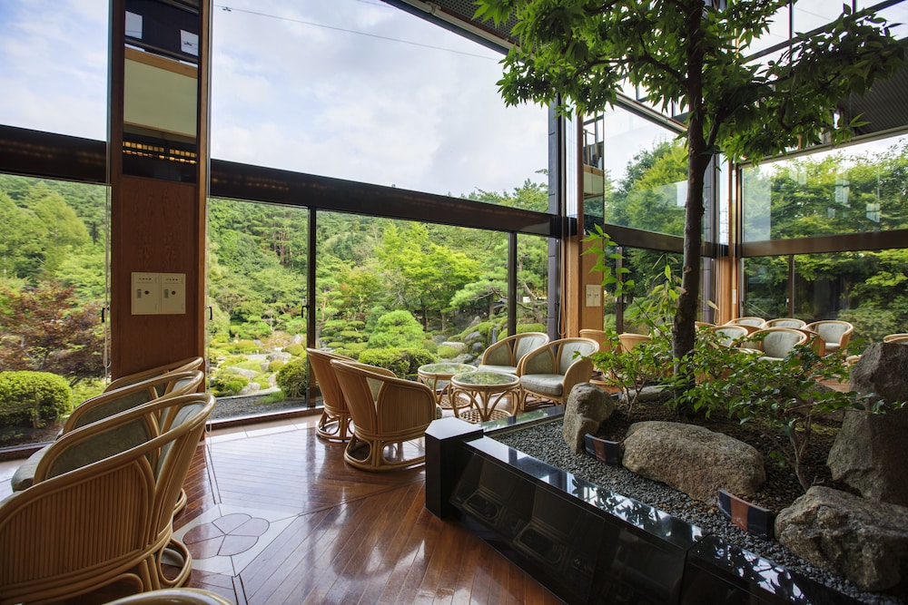 ロビーラウンジ1 | 富士山温泉 ホテル鐘山苑 ロビーラウンジ1 | 富士山温泉 ホテル鐘山苑