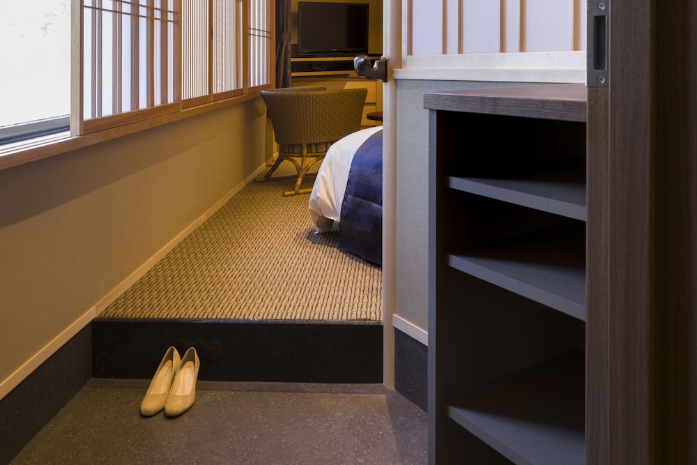 細流亭 ツインルーム [山梨ワインラウンジ利用可能] 客室1 | 富士山温泉 ホテル鐘山苑