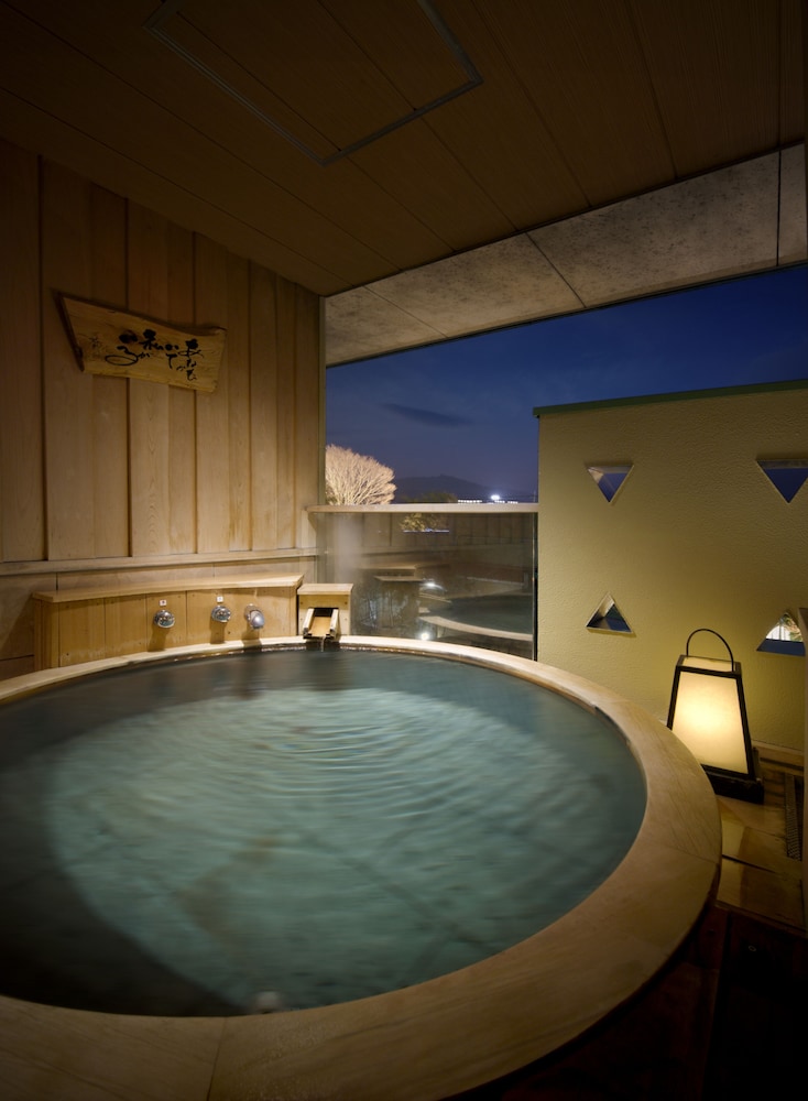 ゆらく山彦亭「話楽」 和室 露天風呂付 富士山側 バスルーム1 | 富士山温泉 ホテル鐘山苑