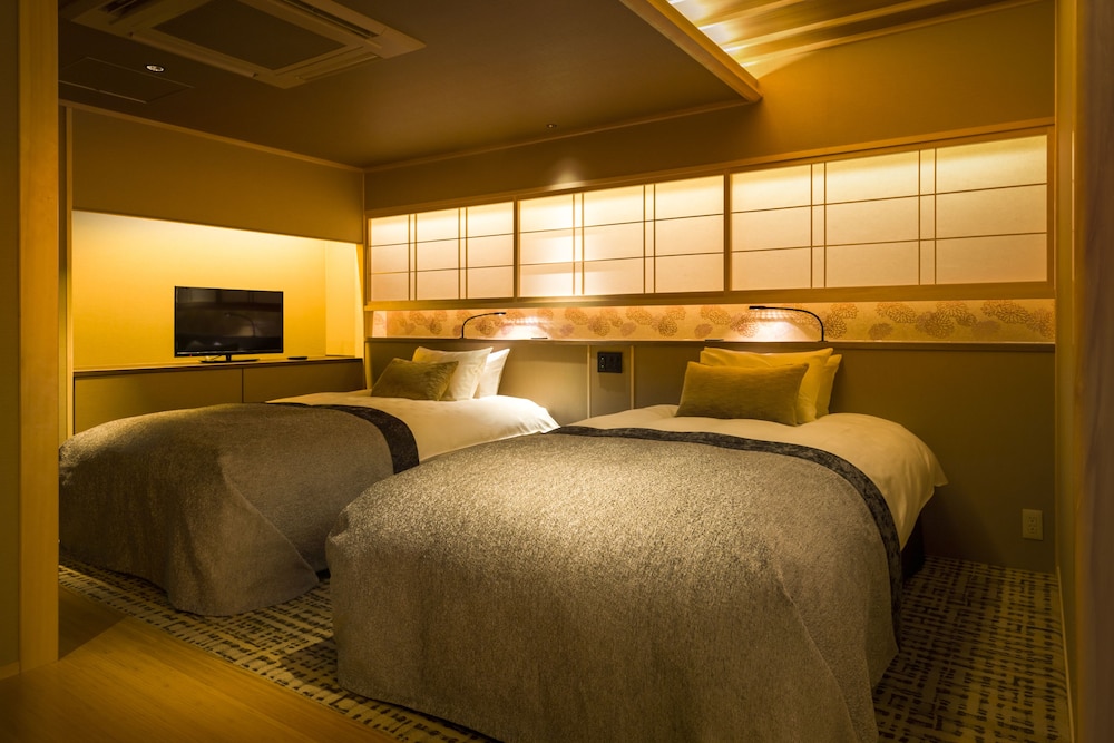 燦里 Comfort 洋室 富士山側 [山梨ワインラウンジ利用可能] 客室2 | 富士山温泉 ホテル鐘山苑