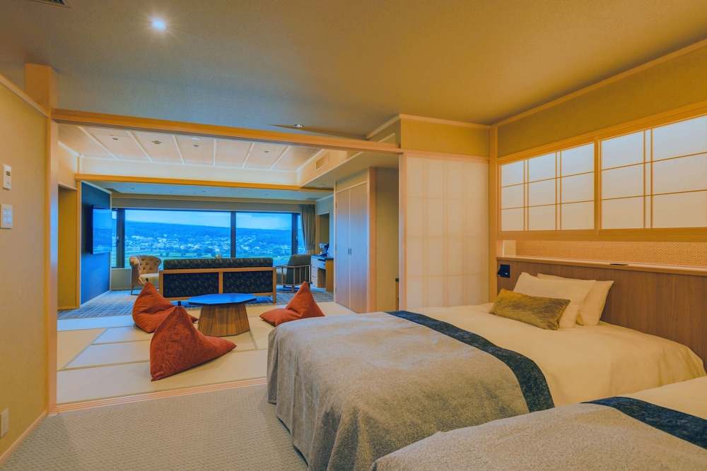 燦里 Suite 洋室 富士山側 [山梨ワインラウンジ利用可能] | 富士山温泉 ホテル鐘山苑