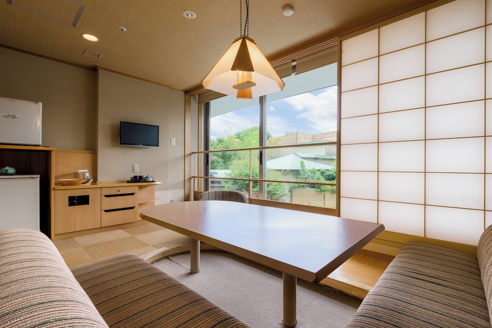 ゆらく山彦亭「話楽」 和室 露天風呂付 富士山側 客室1 | 富士山温泉 ホテル鐘山苑