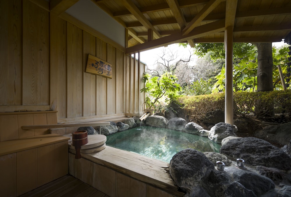 野楽の間 和室 露天風呂付[山梨ワインラウンジ利用可能] 部屋からの景観0 | 富士山温泉 ホテル鐘山苑