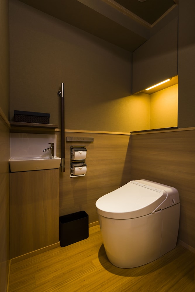 燦里 Comfort 洋室 富士山側 [山梨ワインラウンジ利用可能] 客室の設備とサービス0 | 富士山温泉 ホテル鐘山苑