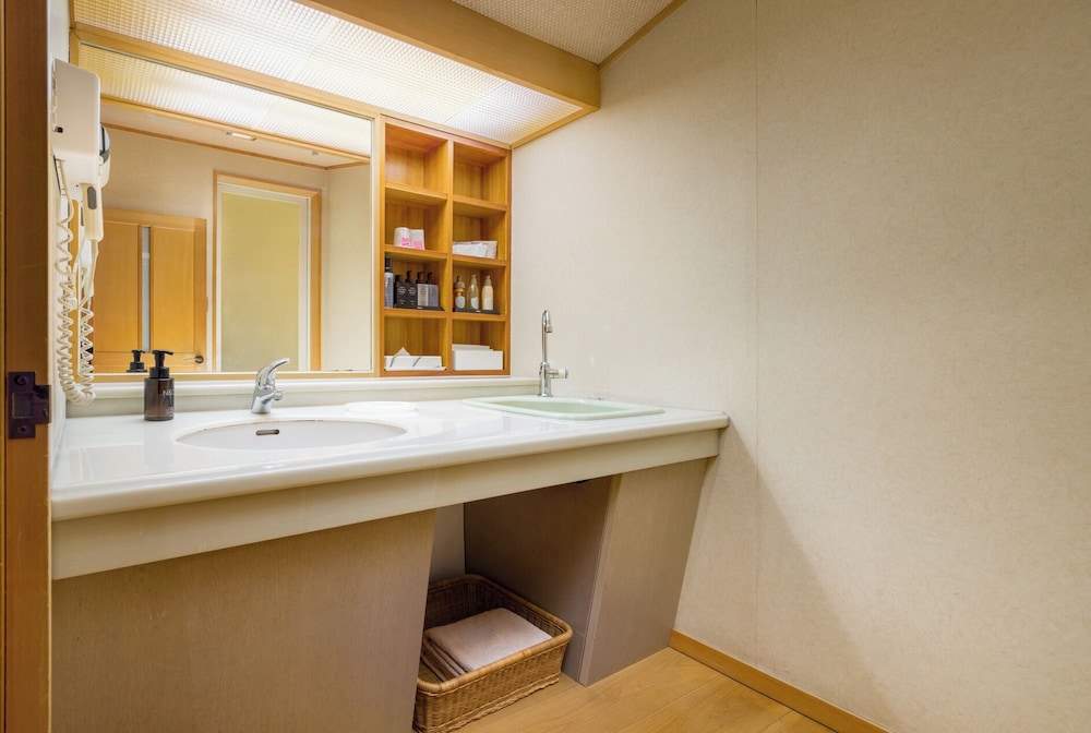 桂亭　和室[山梨ワインラウンジ利用可能] バスルーム0 | 富士山温泉 ホテル鐘山苑