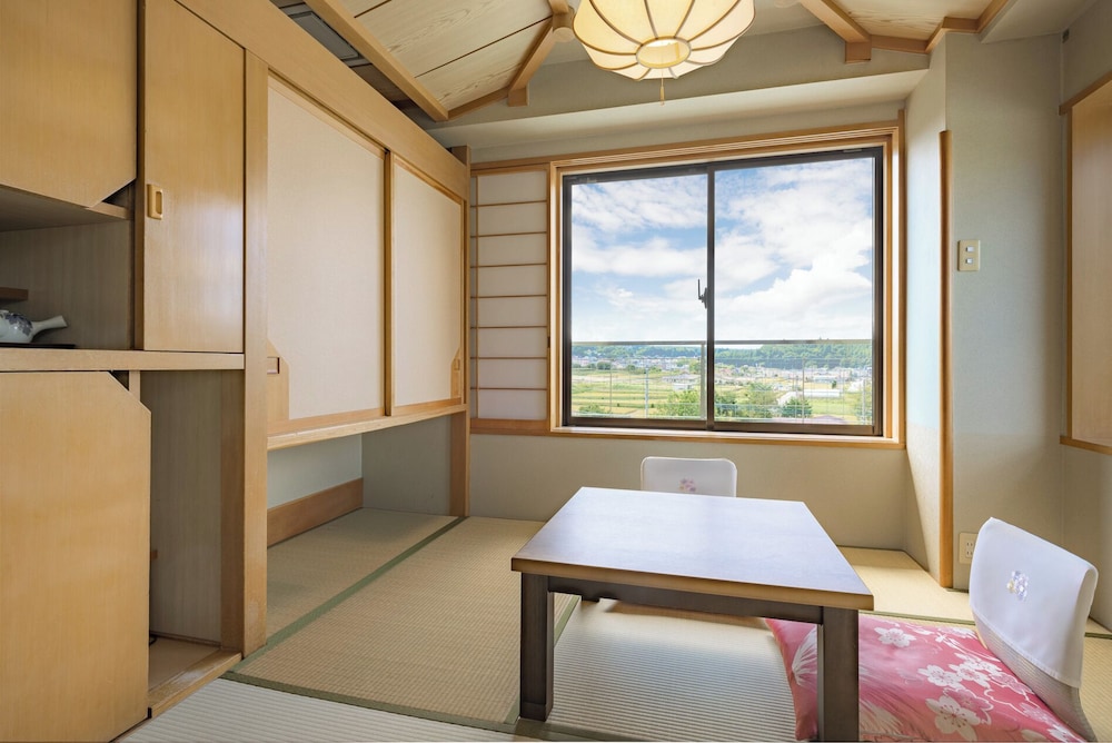 深山亭 和室 富士山側 [山梨ワインラウンジ利用可能] 部屋からの景観2 | 富士山温泉 ホテル鐘山苑