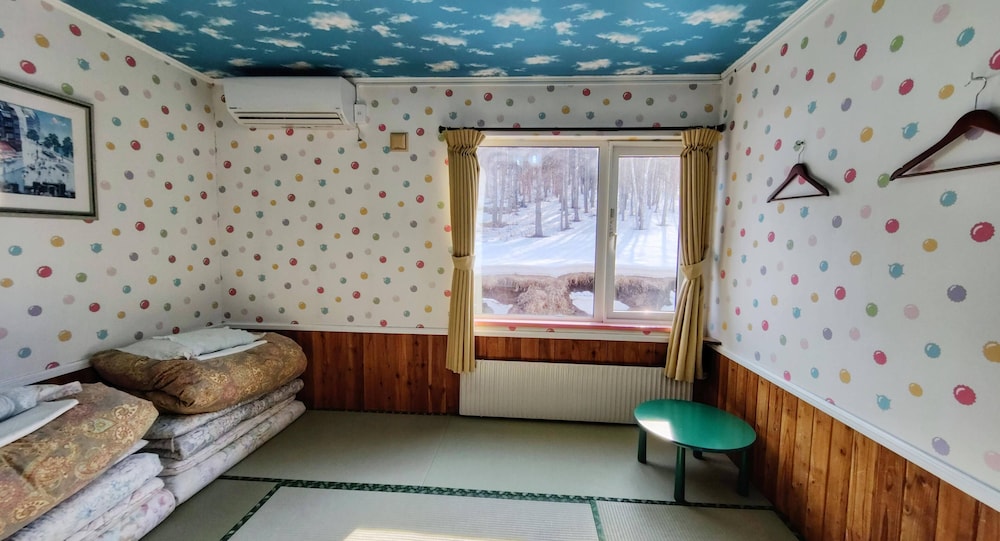 和室8畳 [禁煙] WIFI無料 共有バスルーム | ペンション星に願いを