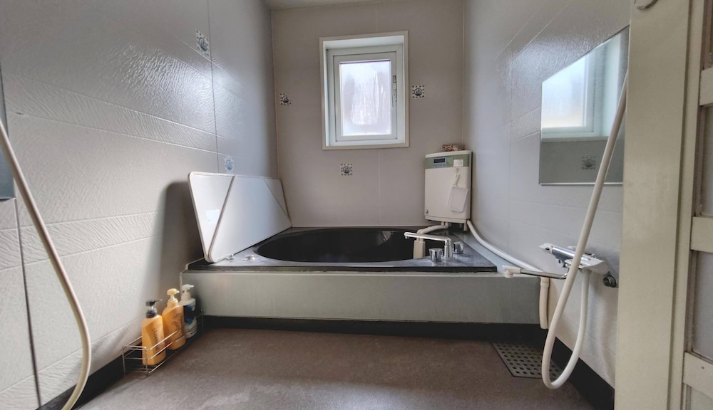 和室8畳 [禁煙] WIFI無料 共有バスルーム 共用バスルーム0 | ペンション星に願いを