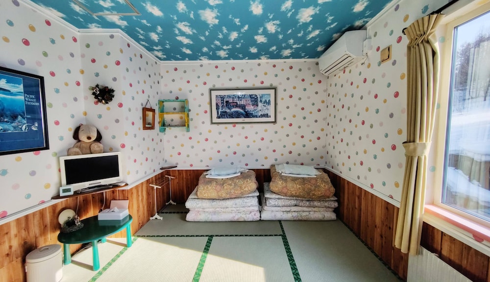 和室8畳 [禁煙] WIFI無料 共有バスルーム 客室1 | ペンション星に願いを