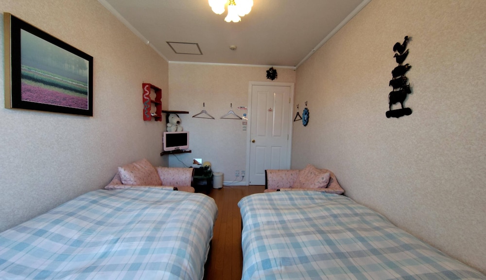 ツインルーム [禁煙] WIFI無料 共有バスルーム 客室4 | ペンション星に願いを