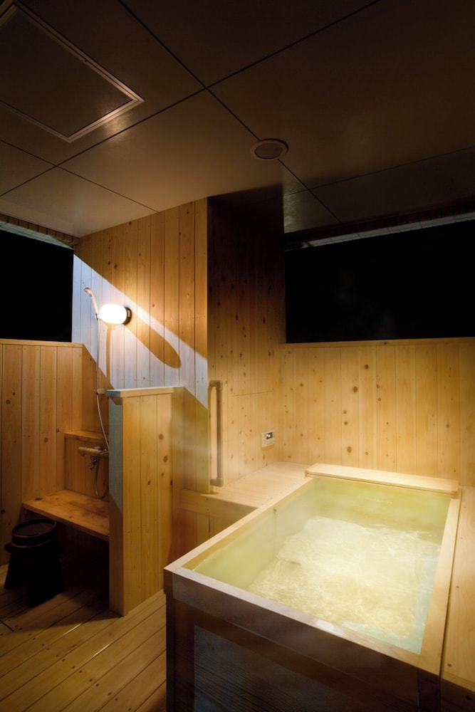 ツインルーム 専用バスルーム バスルーム1 | つるぎ恋月