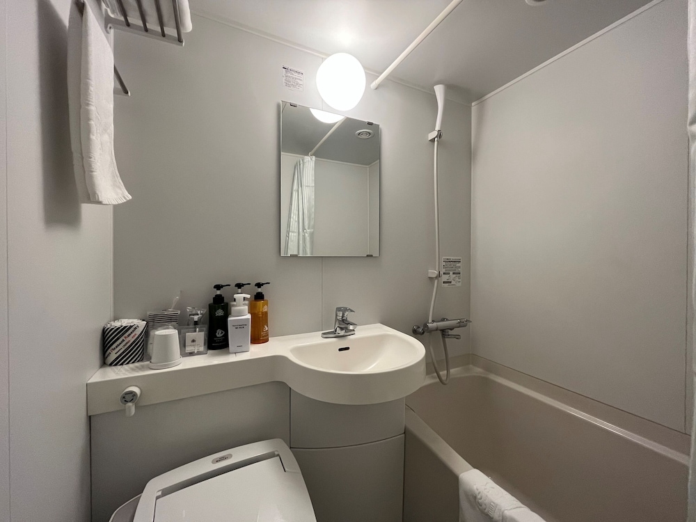 エコノミー ツインルーム 禁煙 バスルーム3 | アパホテル〈尾張一宮駅前〉