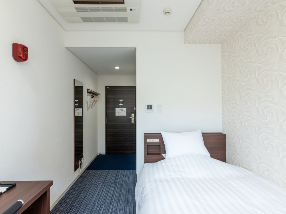 セミダブル ルーム（禁煙） 客室2 | 倉吉シティホテル