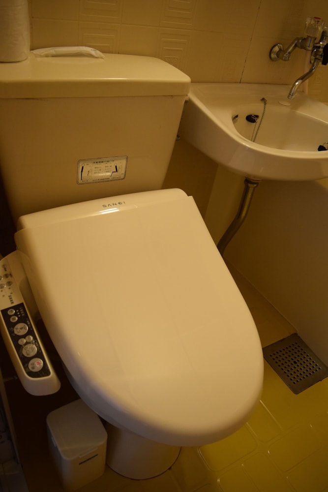 エコノミー ダブルルーム 喫煙可 バスルーム1 | ホテルアクシアイン釧路