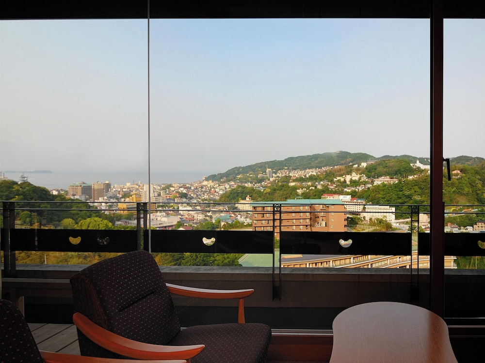 [個室食事処] 和室スタンダードタイプ (12.5畳) 禁煙 客室4 | 青山やまと