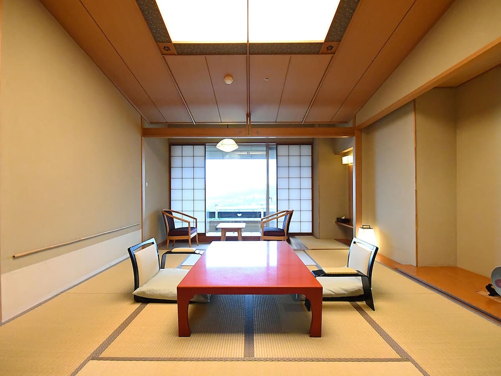 [個室食事処] 和室10畳タイプ 禁煙 客室2 | 青山やまと