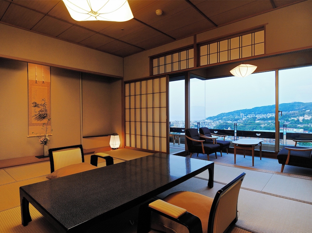 [個室食事処] 和室スタンダードタイプ (12.5畳) 禁煙 | 青山やまと