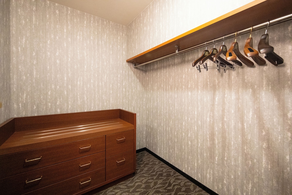 ロイヤルスイートルーム 禁煙 客室2 | ホテル日航大分 オアシスタワー