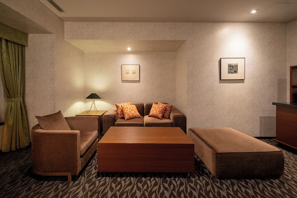 ロイヤルスイートルーム 禁煙 客室5 | ホテル日航大分 オアシスタワー