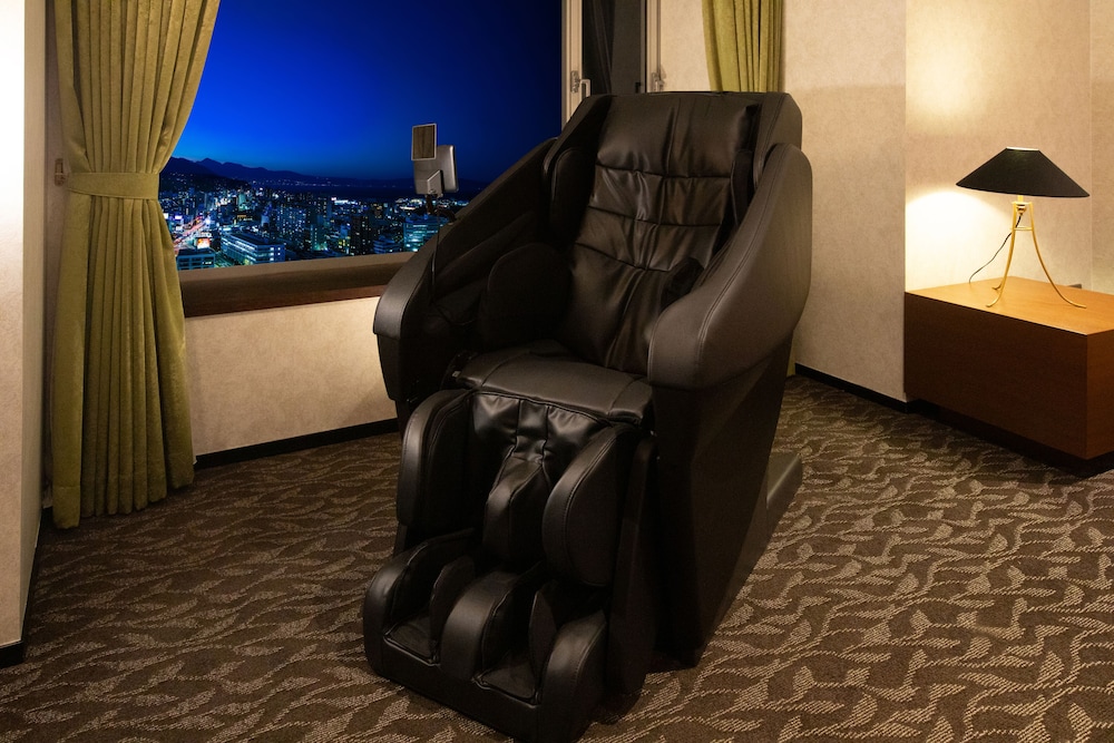 ロイヤルスイートルーム 禁煙 客室6 | ホテル日航大分 オアシスタワー