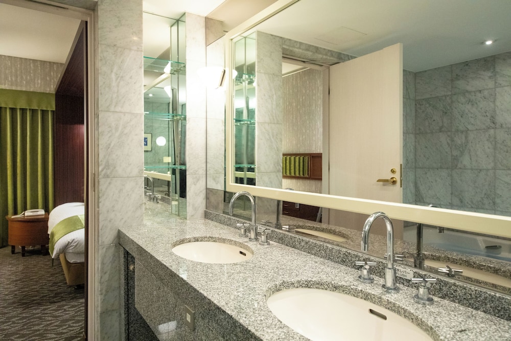 ロイヤルスイートルーム 禁煙 バスルーム3 | ホテル日航大分 オアシスタワー