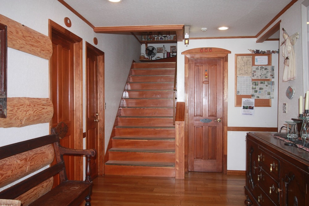 ロビー1 | ペンション & ログコテージ星の子 ロビー1 | ペンション & ログコテージ星の子