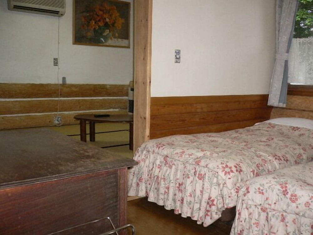 和洋室　布団付き 客室2 | ペンション & ログコテージ星の子