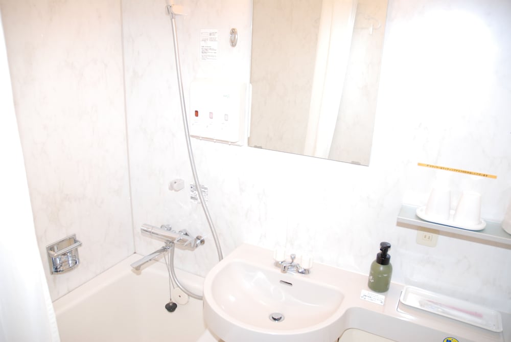 エコノミー ダブルルーム 禁煙 バスルーム0 | アルバートホテル秋田