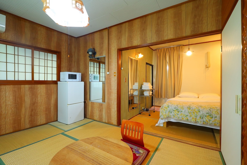 日本間 (ダブルベッド1台、布団1組) | 白浜ホテル